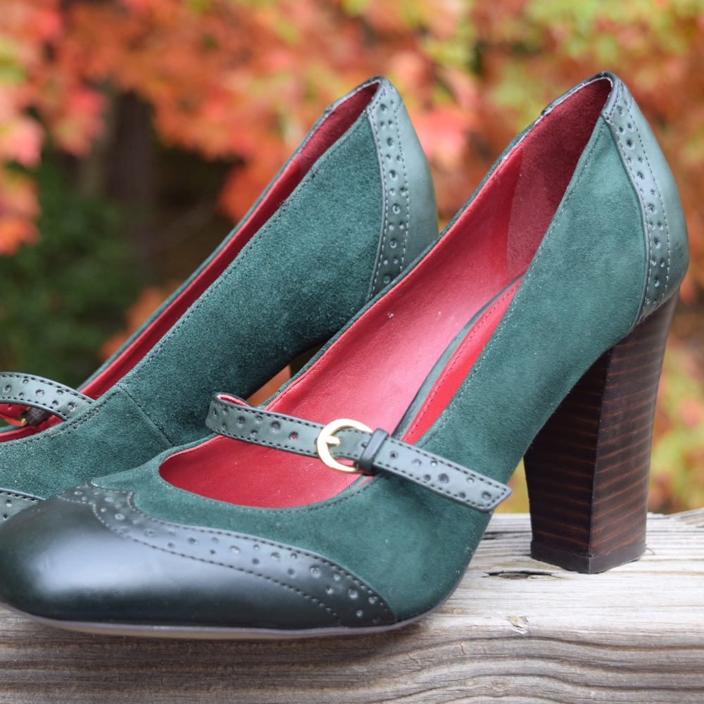 Tommy Hilfiger Mary Jane heels size 7 1/2
